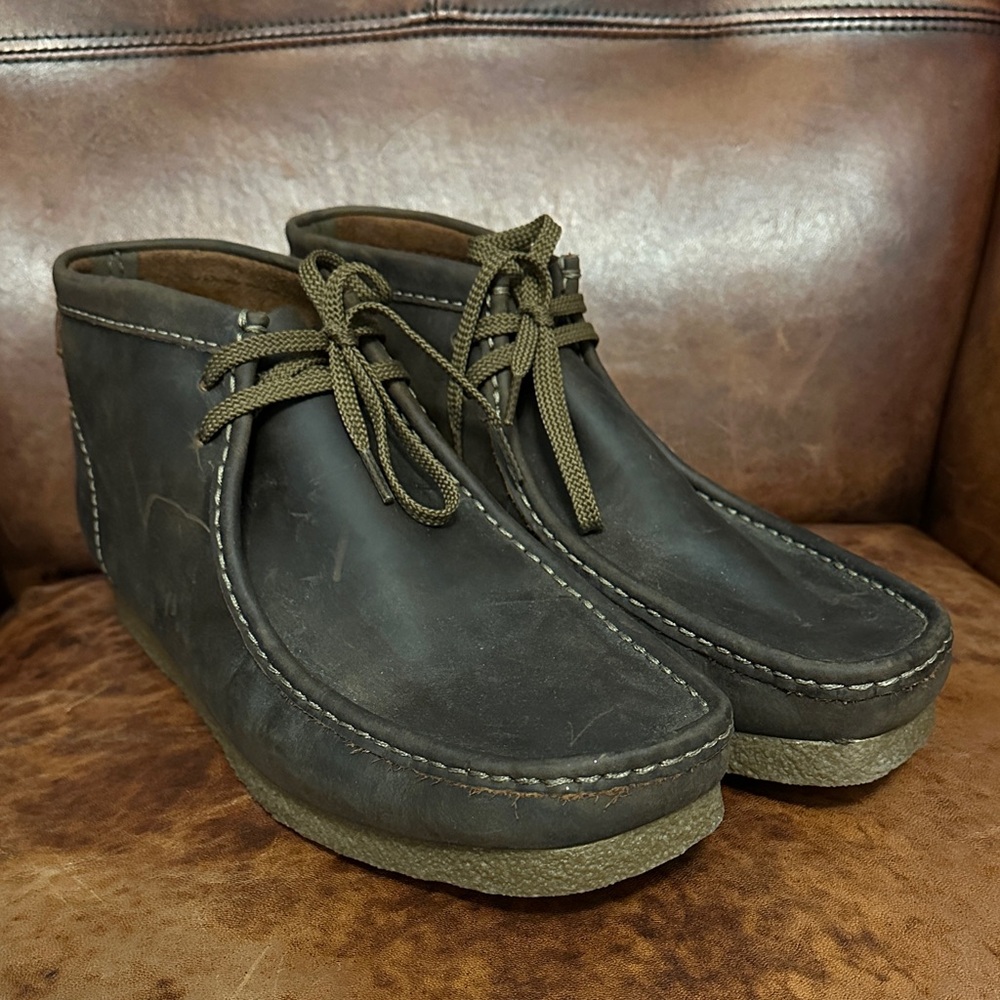 Clarks Dark Brown Leather Chukka Boots Men’s 12 Gum Sole